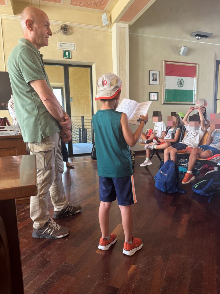 Visita bimbi centri estivi Activa_lettura Costituzione