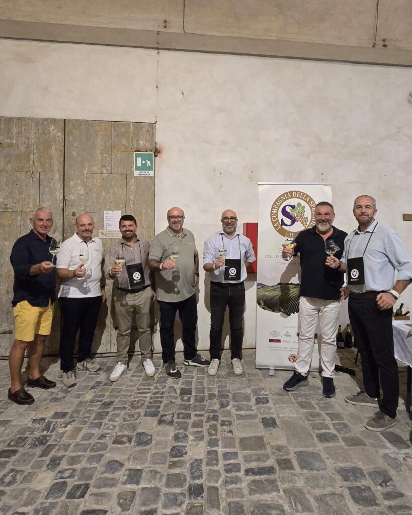 COMUNE DI SCANDIANO: “CALICI IN ROCCA” PARTE COL BOATO DEL SOLD OUT. DA OGGI APERTE LE PREVENDITE PER LA SERATA DEDICATA AI VINI ROSSI DEL 9 SETTEMBRE 